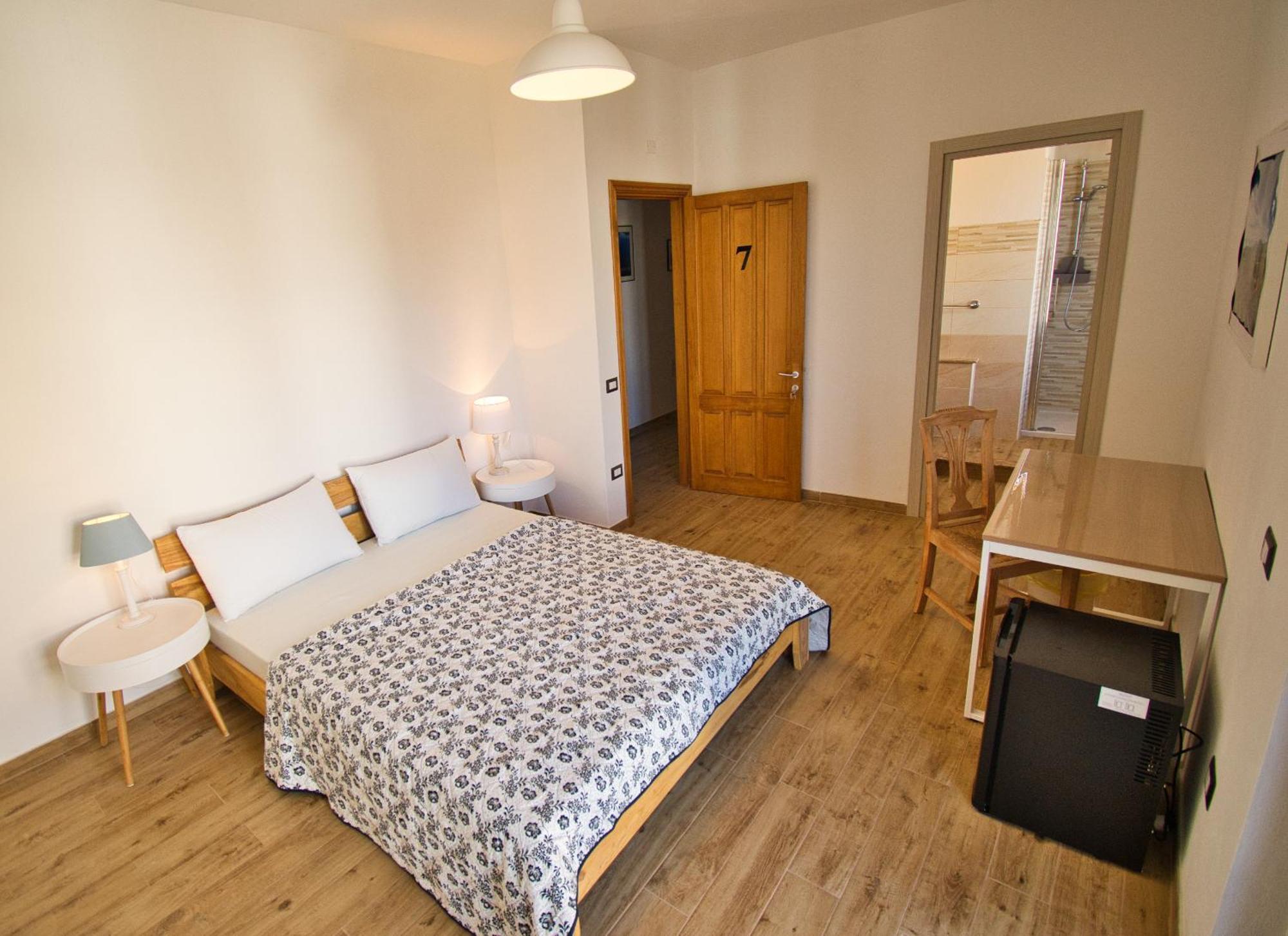 Dommu Livia Hotel Lotzorai Kültér fotó