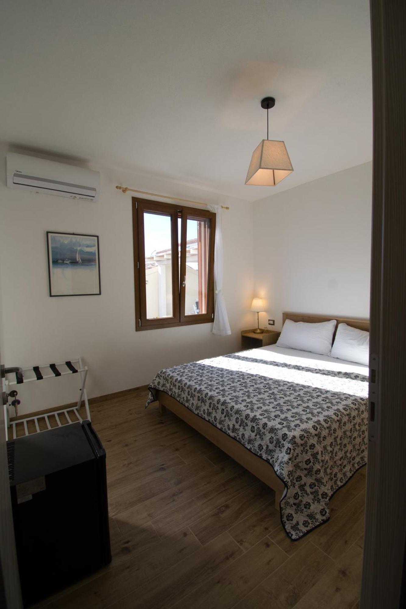 Dommu Livia Hotel Lotzorai Kültér fotó