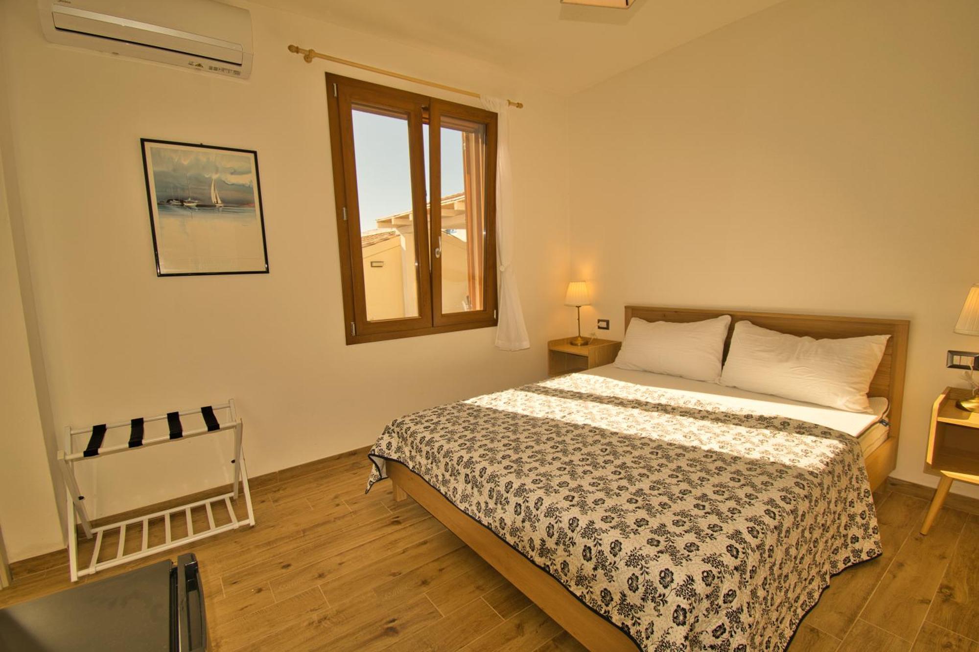 Dommu Livia Hotel Lotzorai Kültér fotó