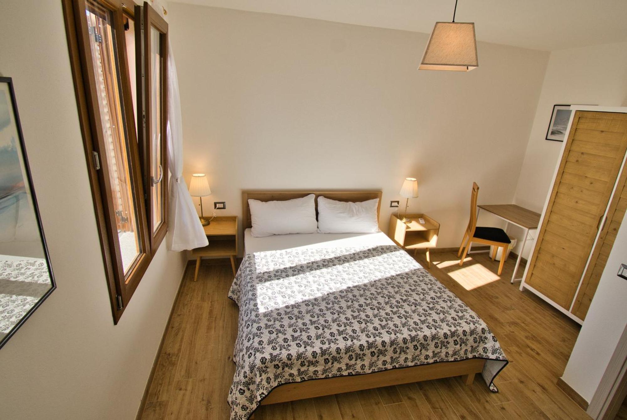 Dommu Livia Hotel Lotzorai Kültér fotó