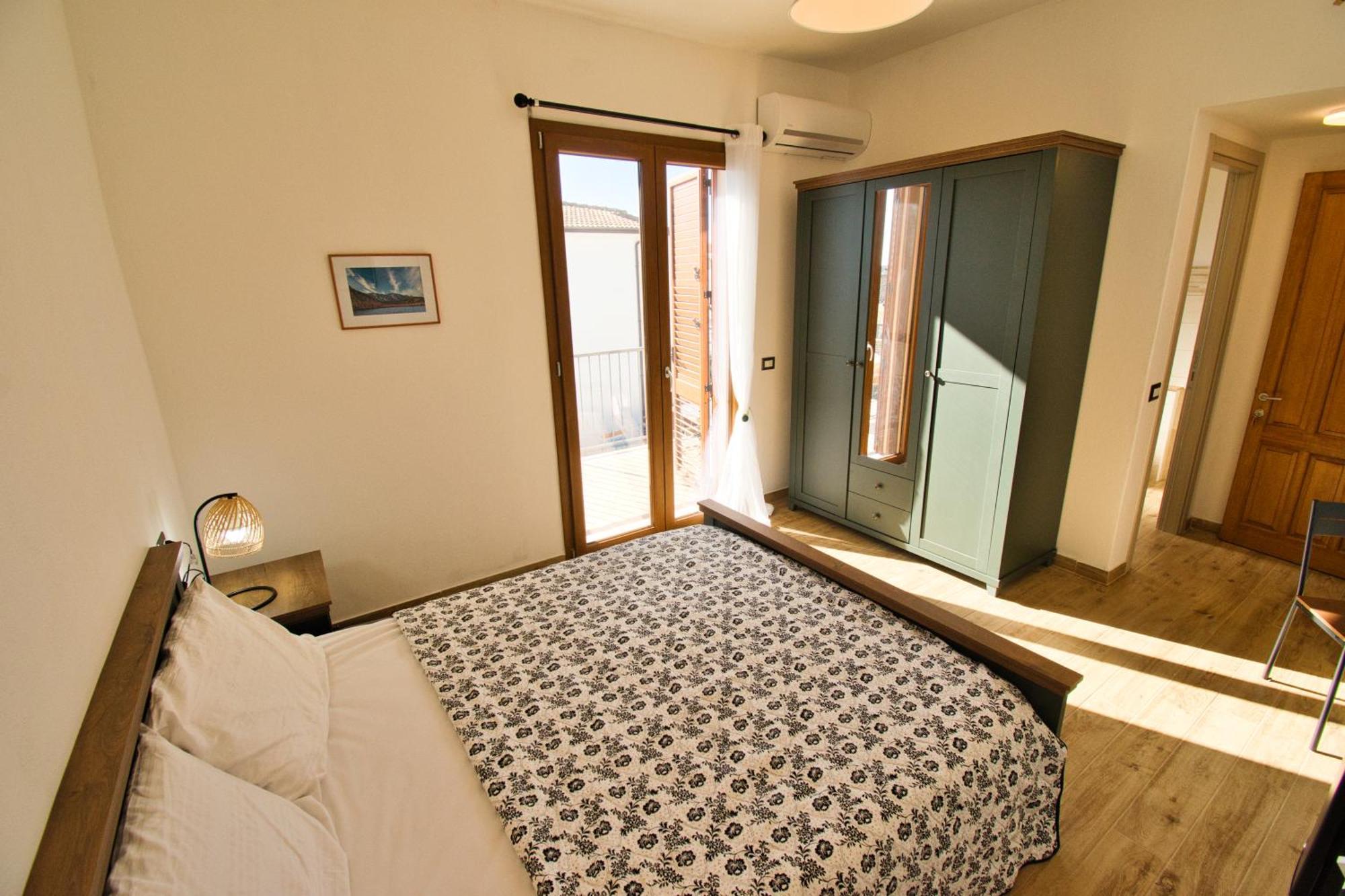 Dommu Livia Hotel Lotzorai Kültér fotó