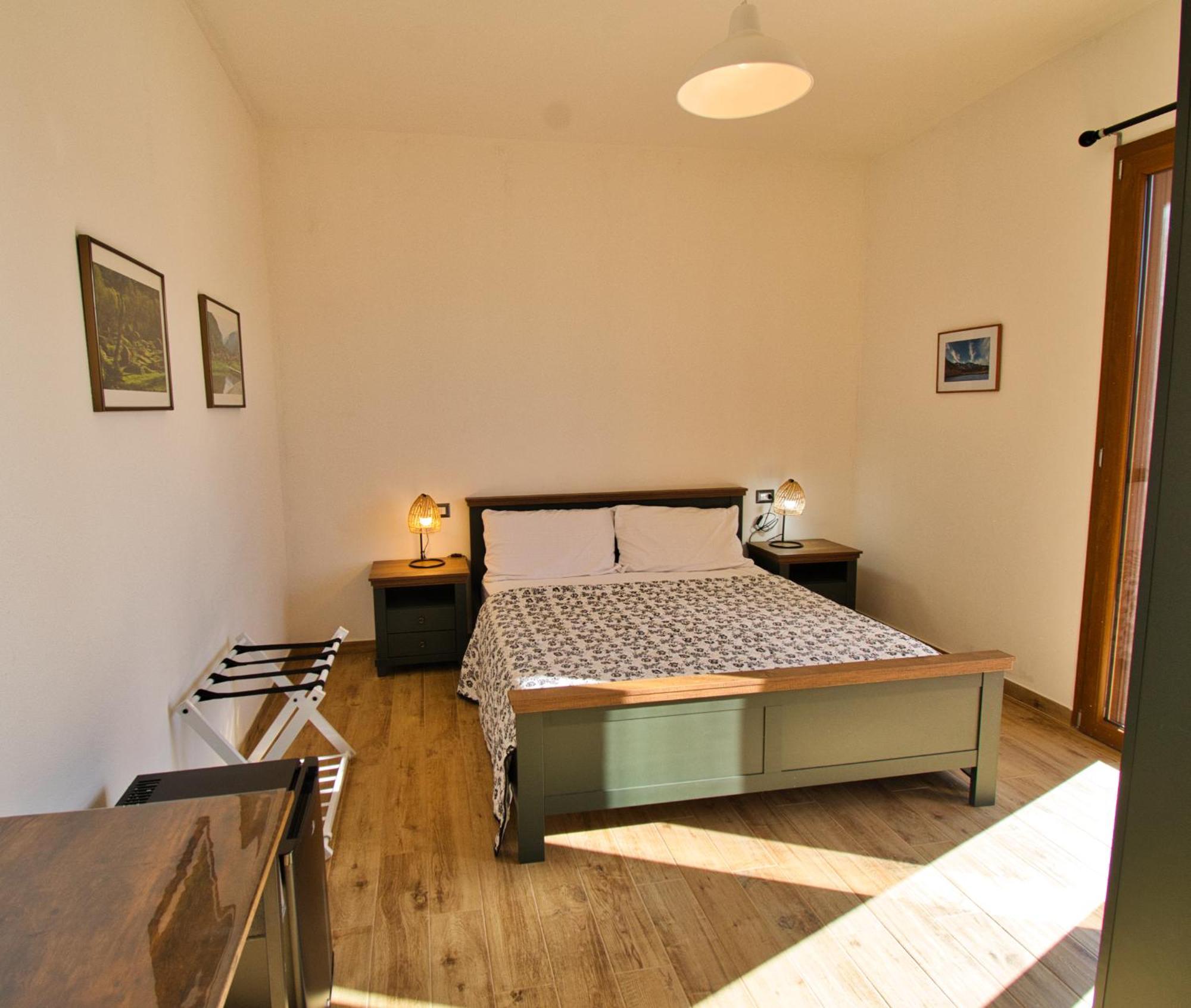 Dommu Livia Hotel Lotzorai Kültér fotó