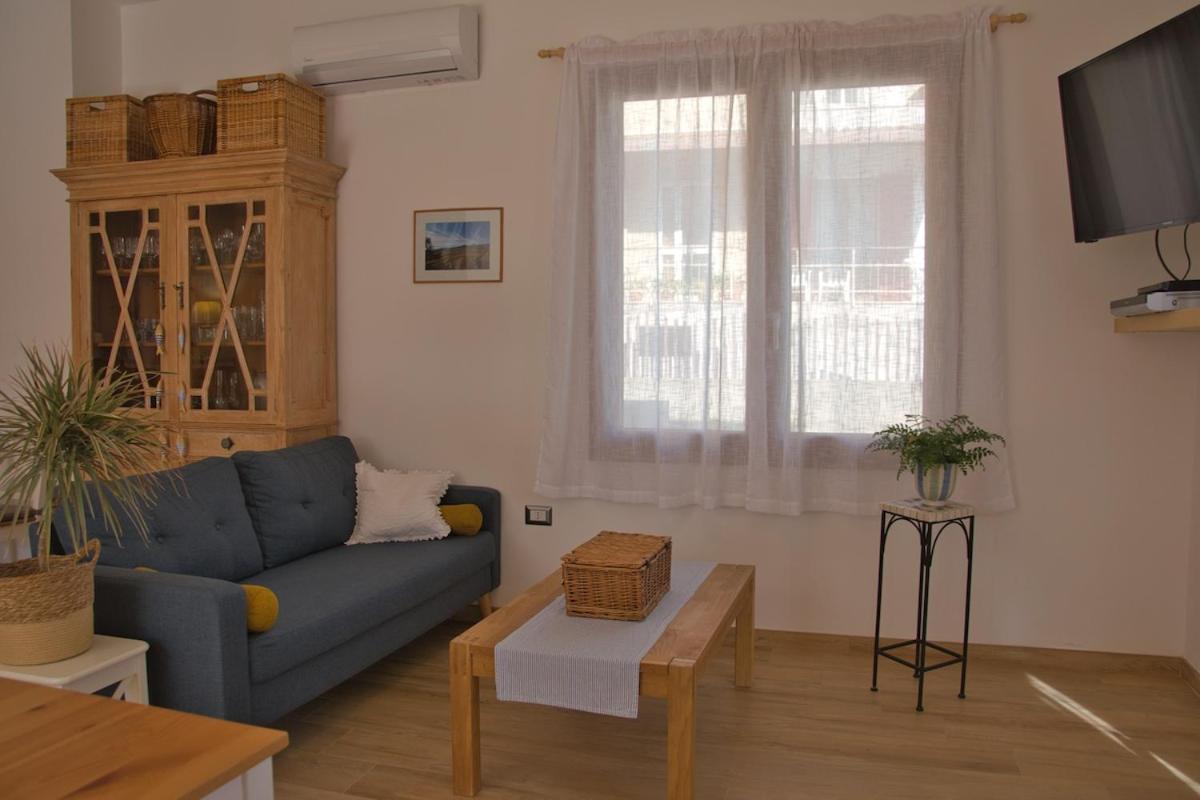 Dommu Livia Hotel Lotzorai Kültér fotó