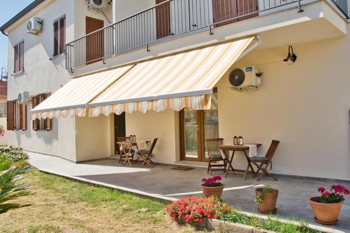 Dommu Livia Hotel Lotzorai Kültér fotó