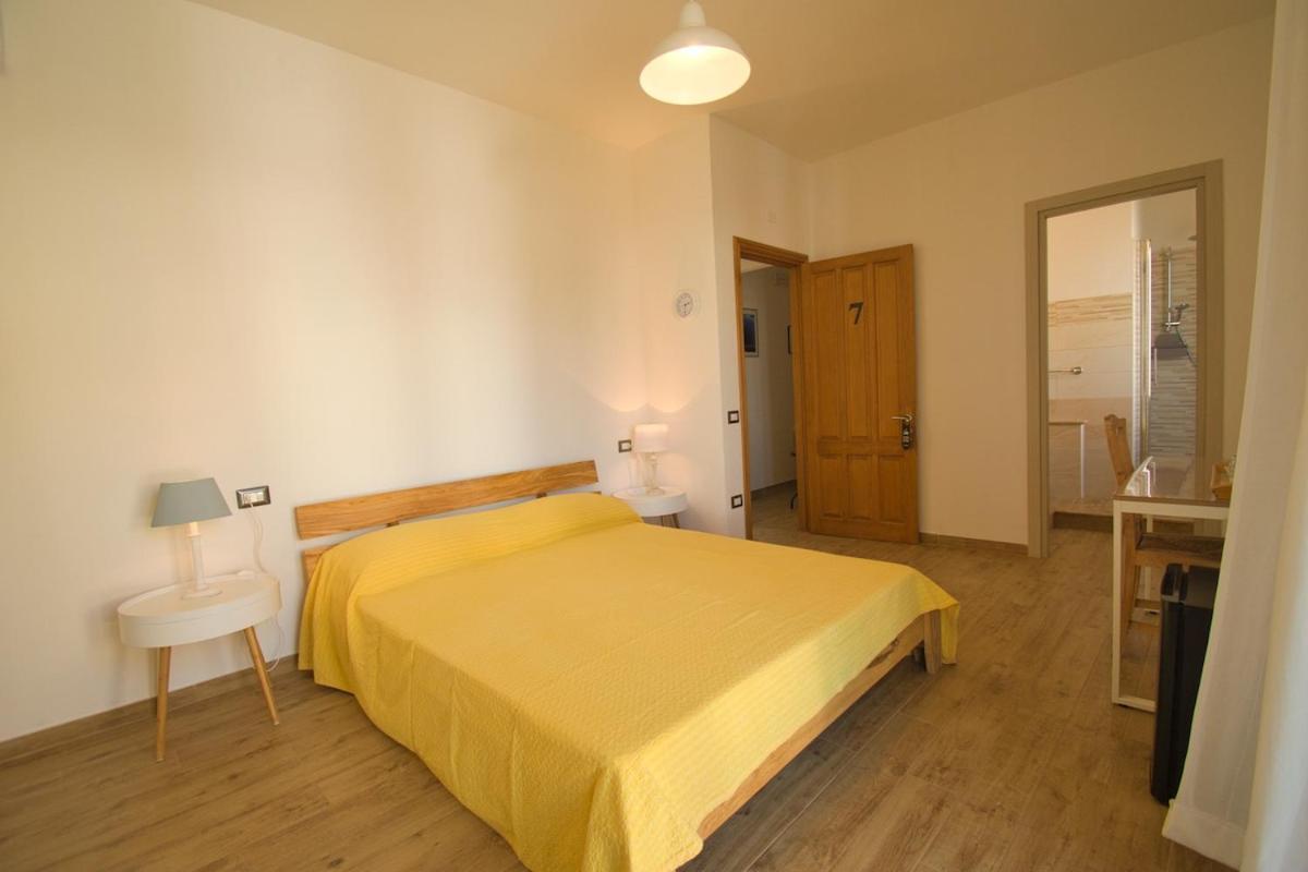 Dommu Livia Hotel Lotzorai Kültér fotó